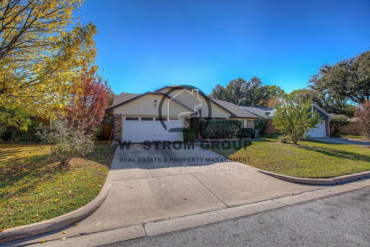 House for rent at 420 Revolution Lane, Arlington, TX 76002