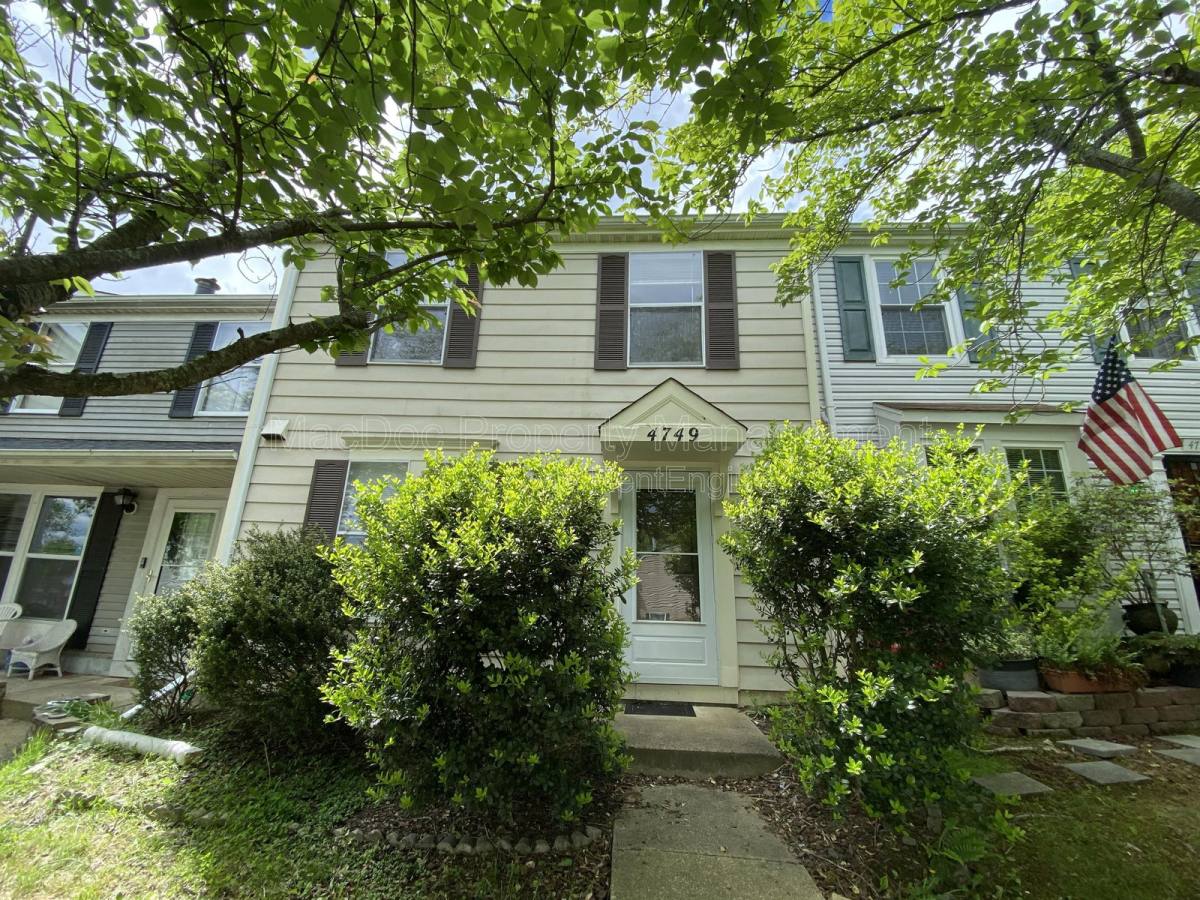 Townhouse for rent at 4749 Hedrick Lane, Woodbridge, VA 22193