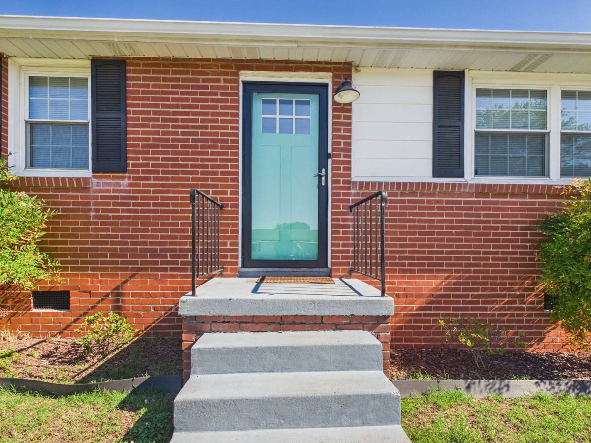 House for rent at 3114 Glenoa Rd, Richmond, VA 23223