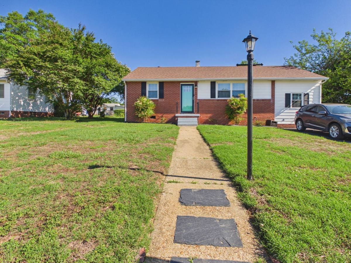 House for rent at 3114 Glenoa Rd, Richmond, VA 23223