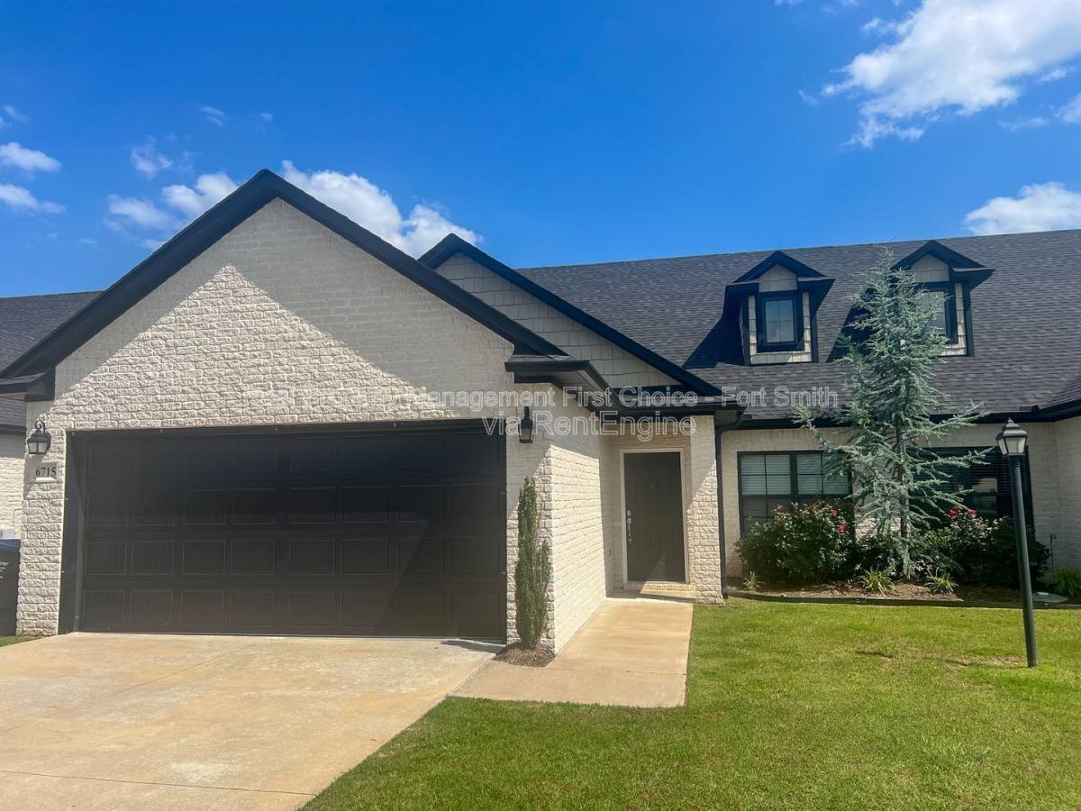 Townhouse for rent at 6715 Maribette Rd, Barling, AR 72923
