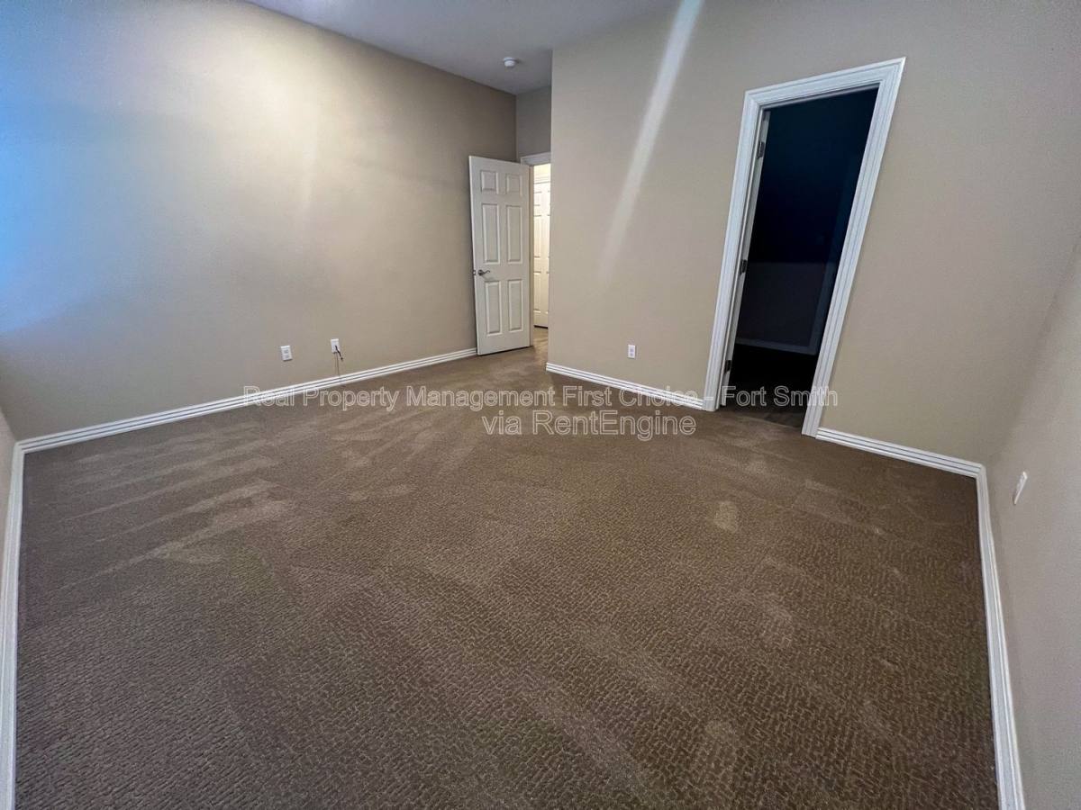 Townhouse for rent at 6715 Maribette Rd, Barling, AR 72923