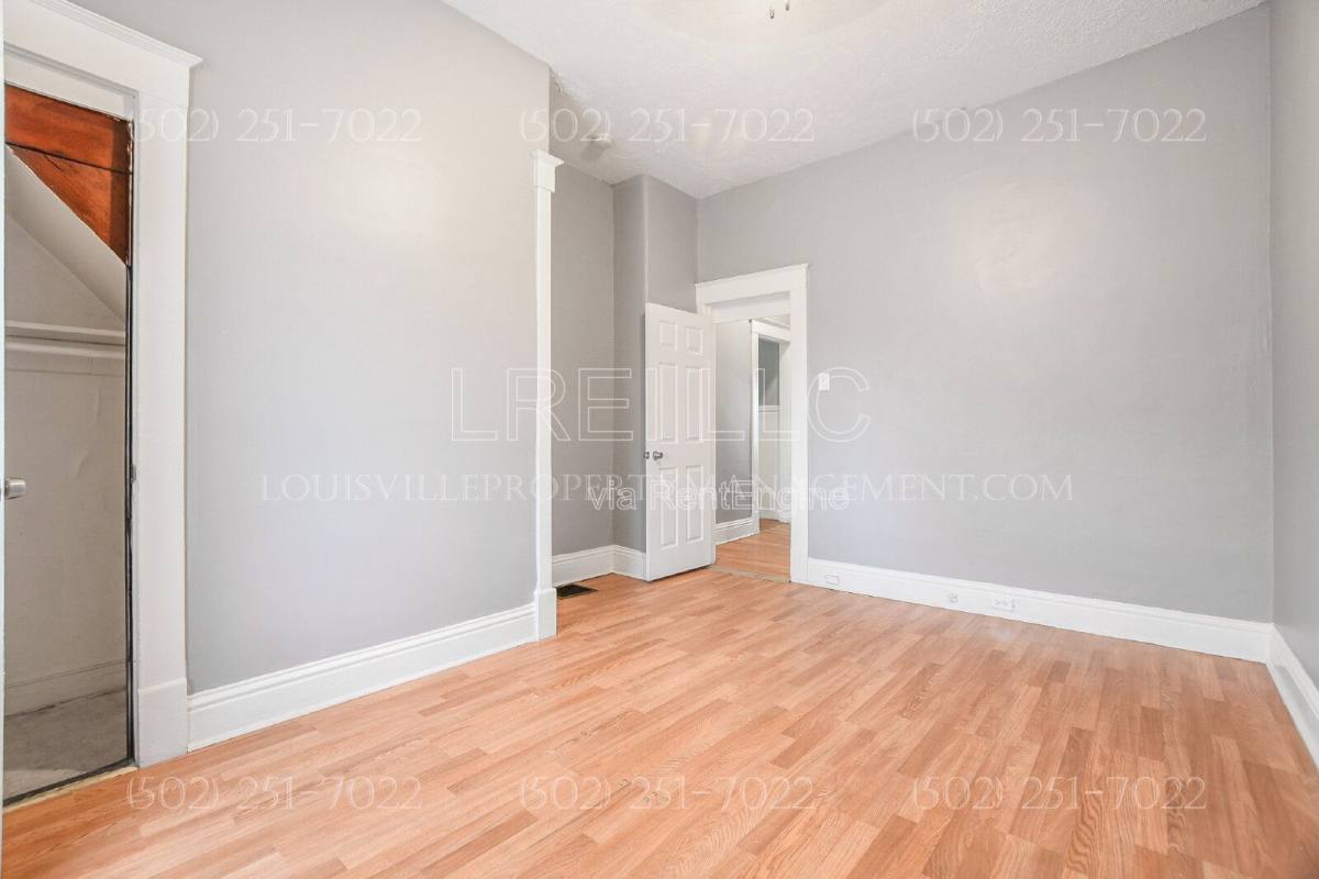 House for rent at 1821 Date St, Louisville, KY 40210