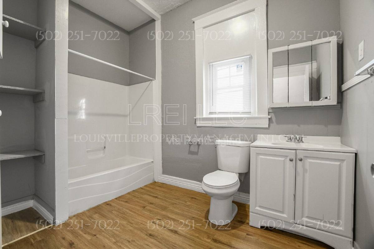 House for rent at 1821 Date St, Louisville, KY 40210