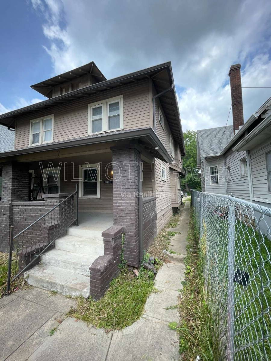 House for rent at 4214 E Washington St, Indianapolis, IN 46201
