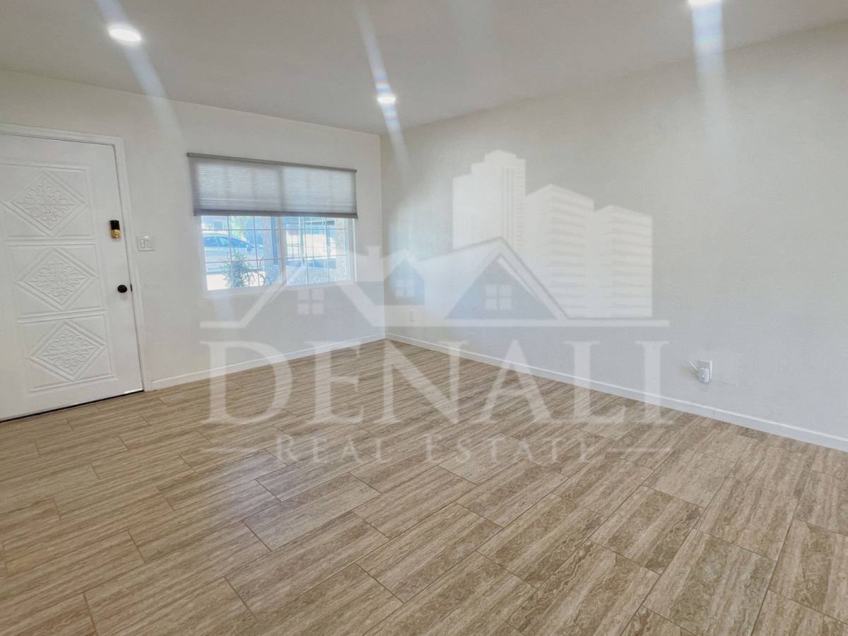 House for rent at 2401 E Meadowbrook Ave, Phoenix, AZ 85016