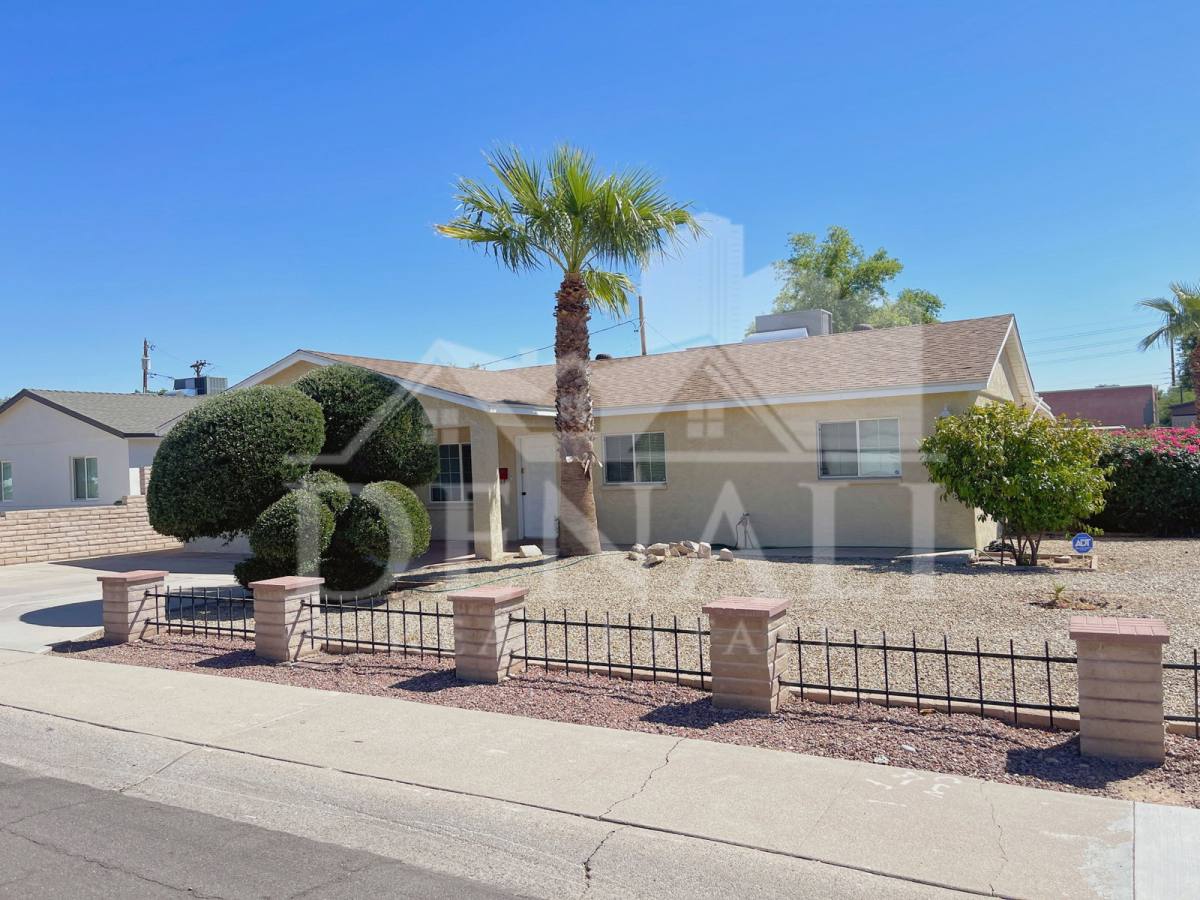 House for rent at 2401 E Meadowbrook Ave, Phoenix, AZ 85016