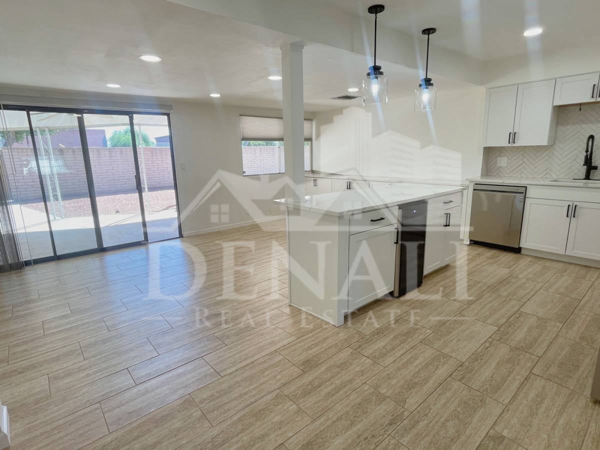 House for rent at 2401 E Meadowbrook Ave, Phoenix, AZ 85016