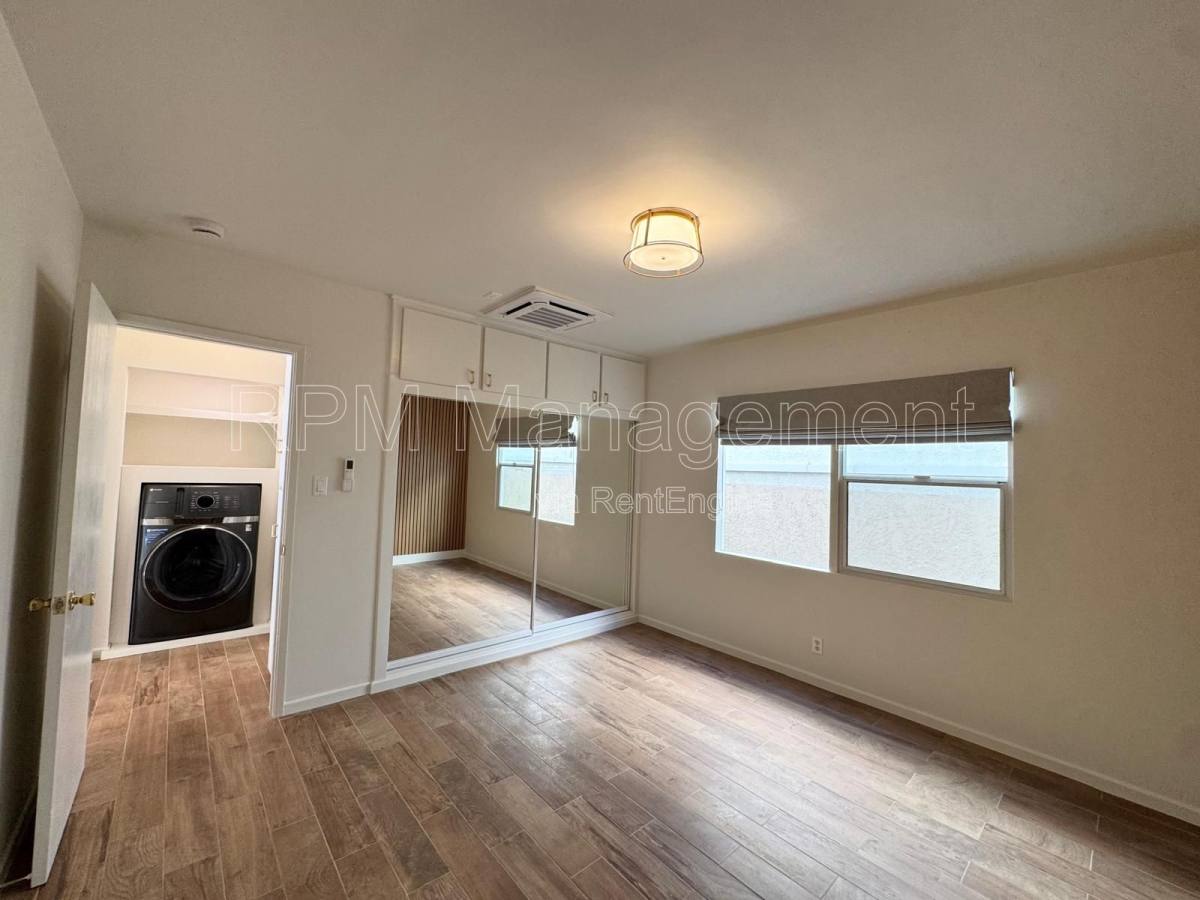 Apartment for rent at 1134 9th St #D, Santa Monica, CA 90403