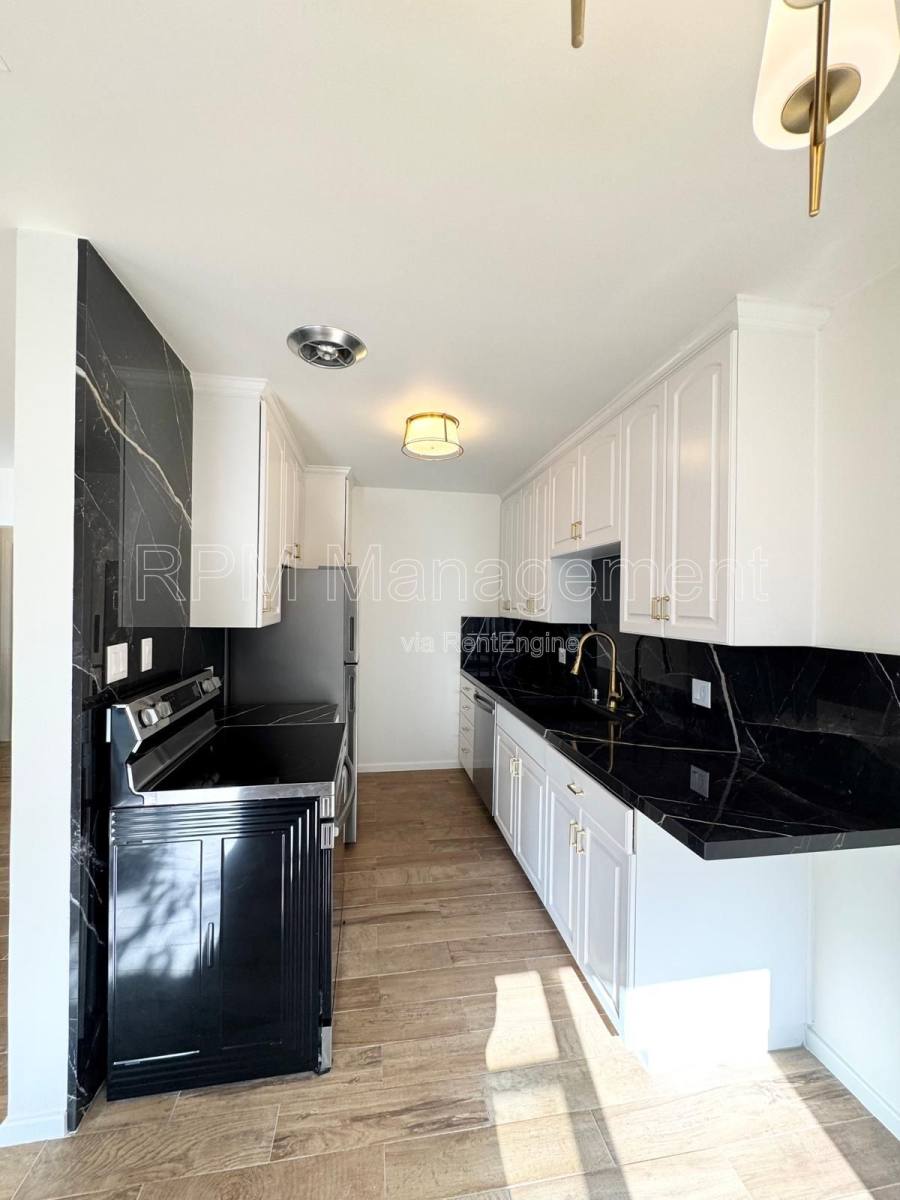 Apartment for rent at 1134 9th St #D, Santa Monica, CA 90403