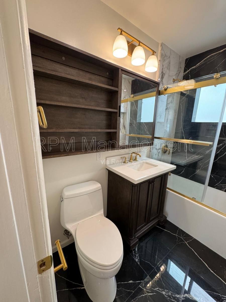 Apartment for rent at 1134 9th St #D, Santa Monica, CA 90403