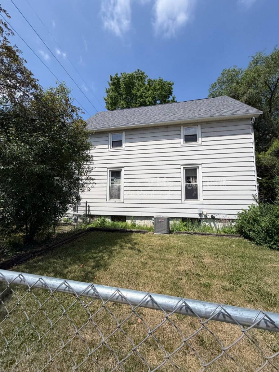 House for rent at 1003 Liberty Ave, Beloit, WI 53511