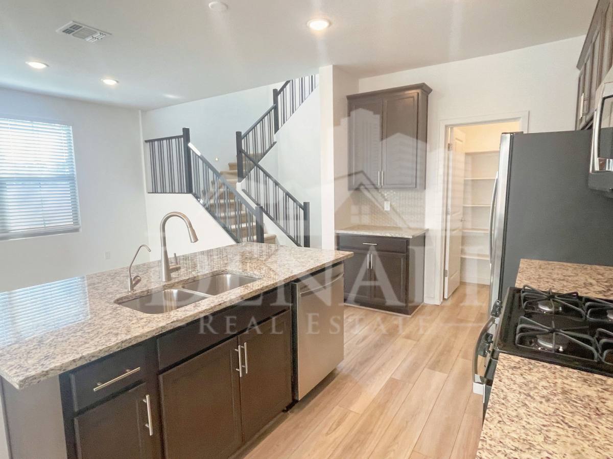 House for rent at 1365 W Bluejay Dr, Chandler, AZ 85286