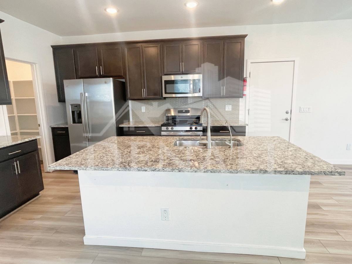 House for rent at 1365 W Bluejay Dr, Chandler, AZ 85286