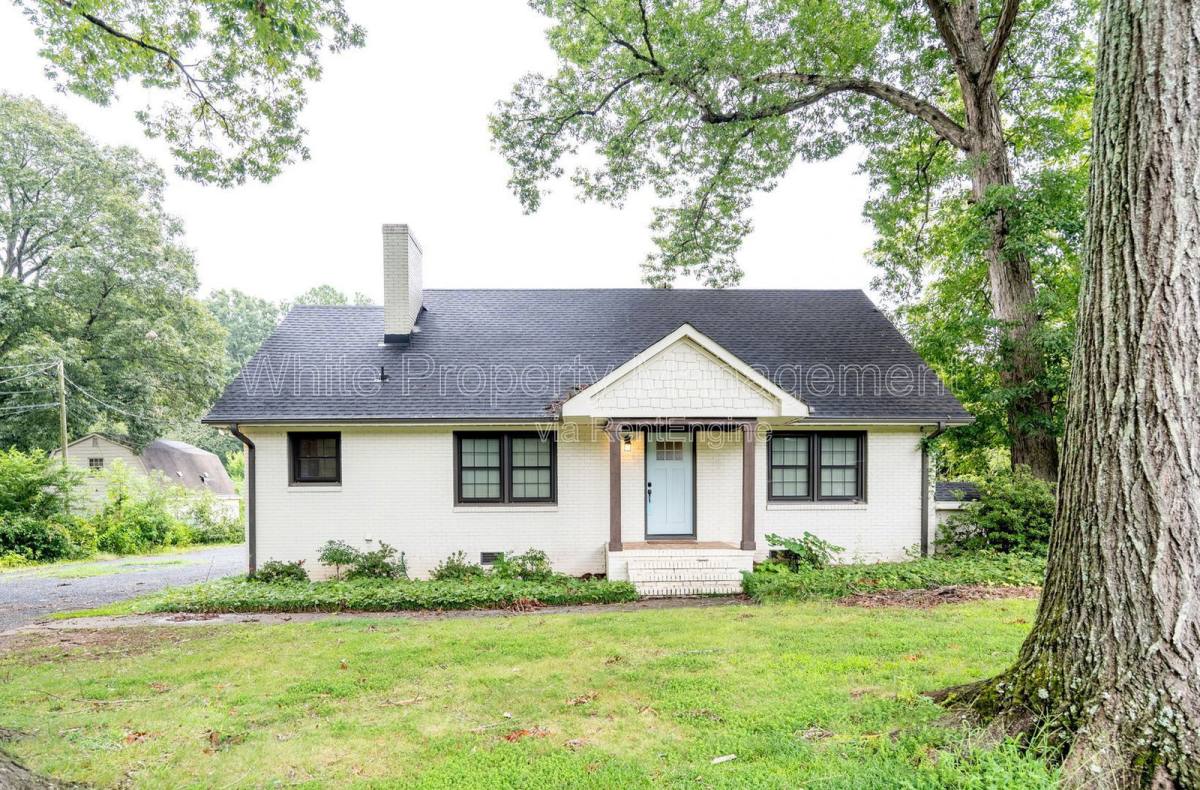 House for rent at 12013 Idlewild Rd, Matthews, NC 28105