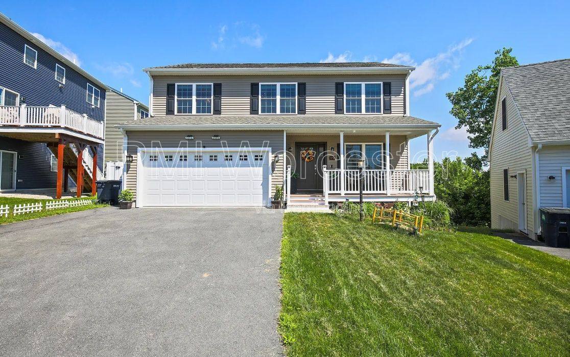 House for rent at 1 Sourwood Circle, Worcester, MA 01605