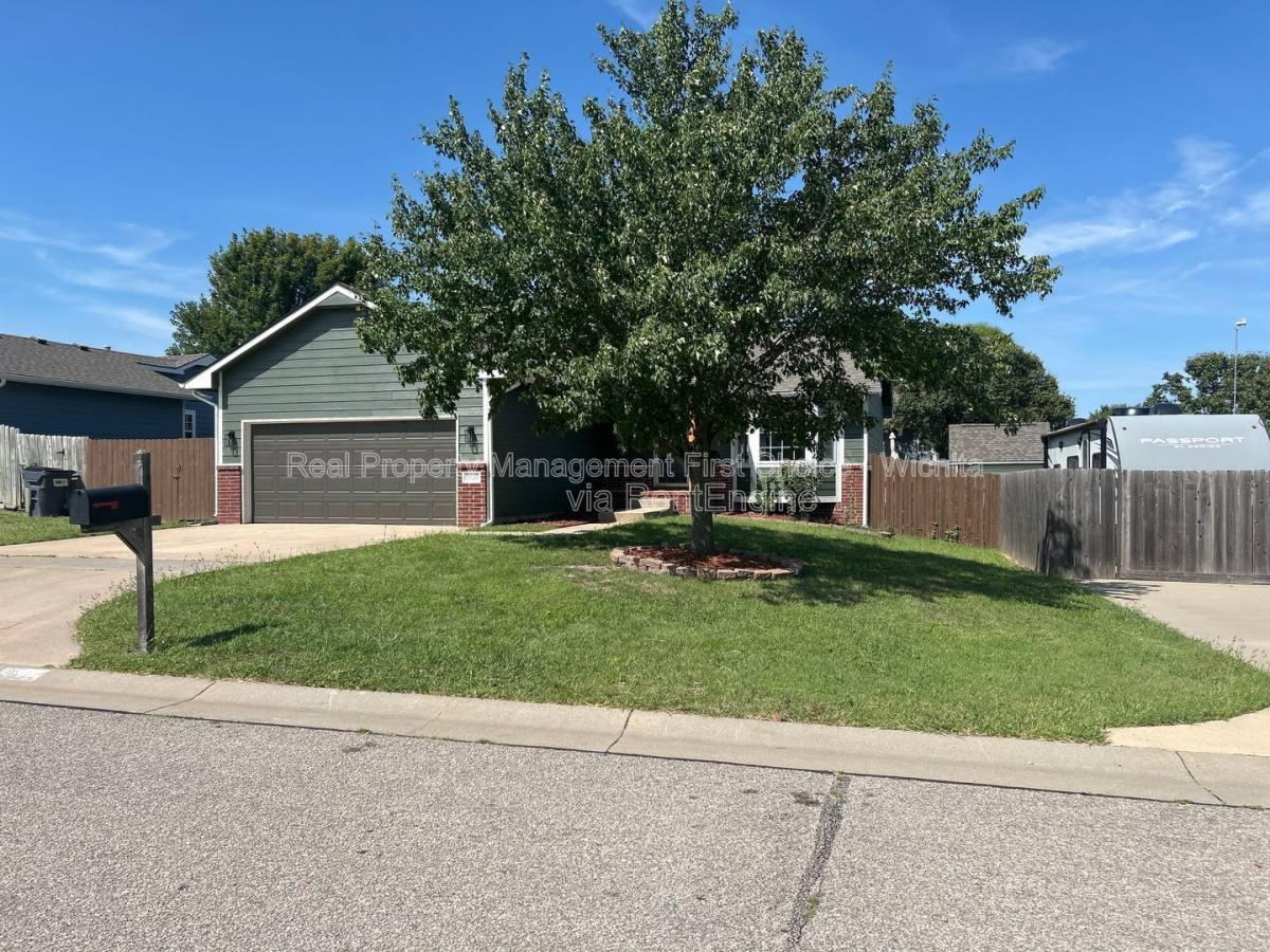 House for rent at 1823 S Shiloh St, Wichita, KS 67207