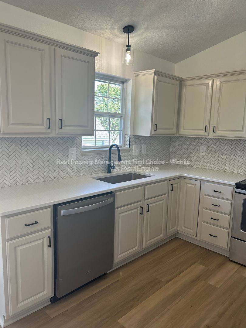 House for rent at 1823 S Shiloh St, Wichita, KS 67207