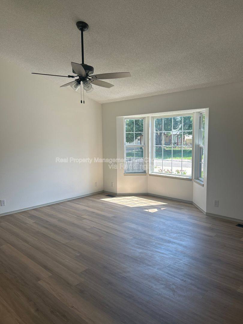 House for rent at 1823 S Shiloh St, Wichita, KS 67207