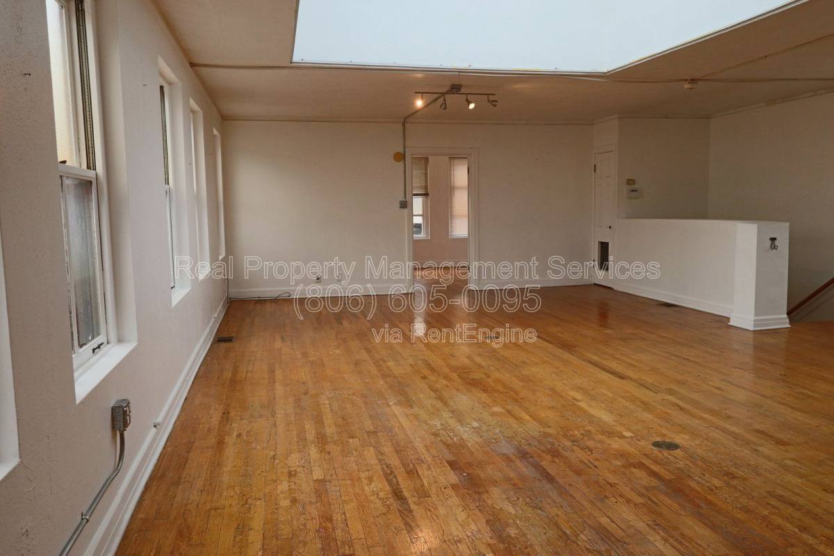 Apartment for rent at 1312 Ave J #B, Lubbock, TX 79401
