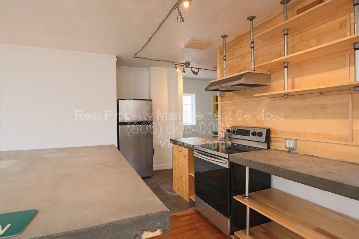 Apartment for rent at 1312 Ave J #B, Lubbock, TX 79401