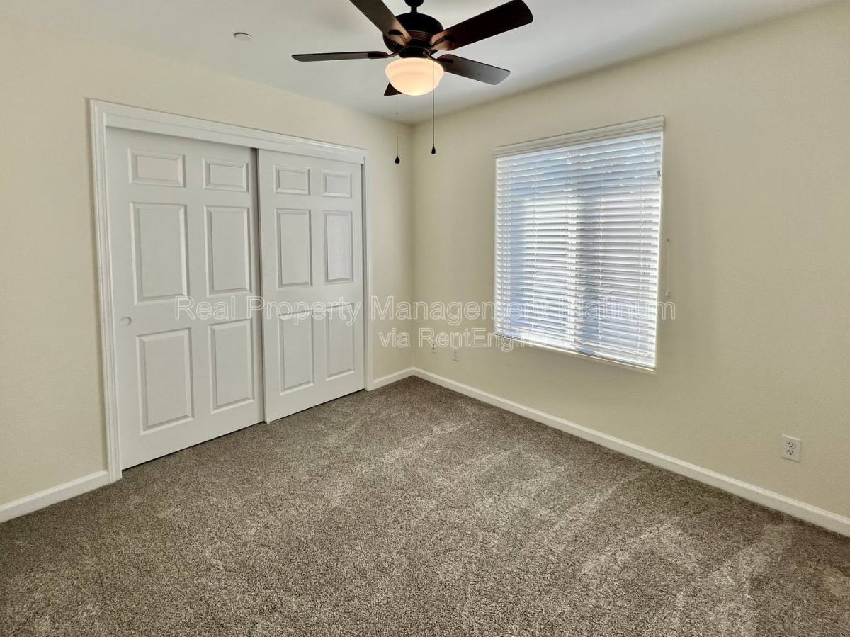 House for rent at 6646 E Montecito Ave, Fresno, CA 93727
