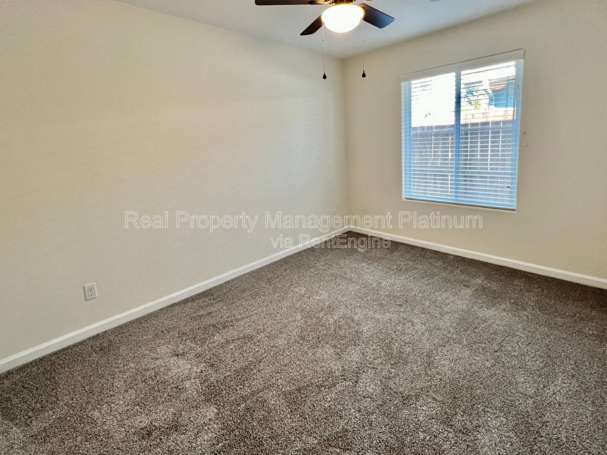 House for rent at 6646 E Montecito Ave, Fresno, CA 93727