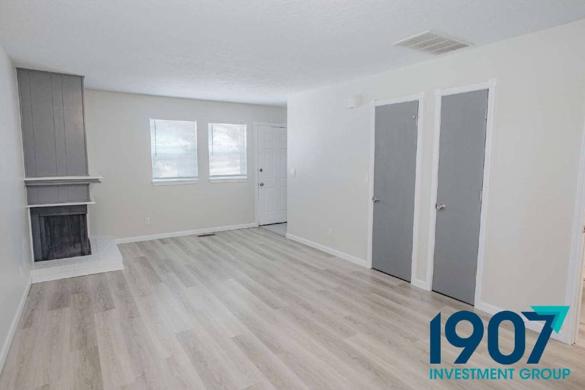 Apartment for rent at 1247 W Huntington Way #A, Mustang, OK 73064