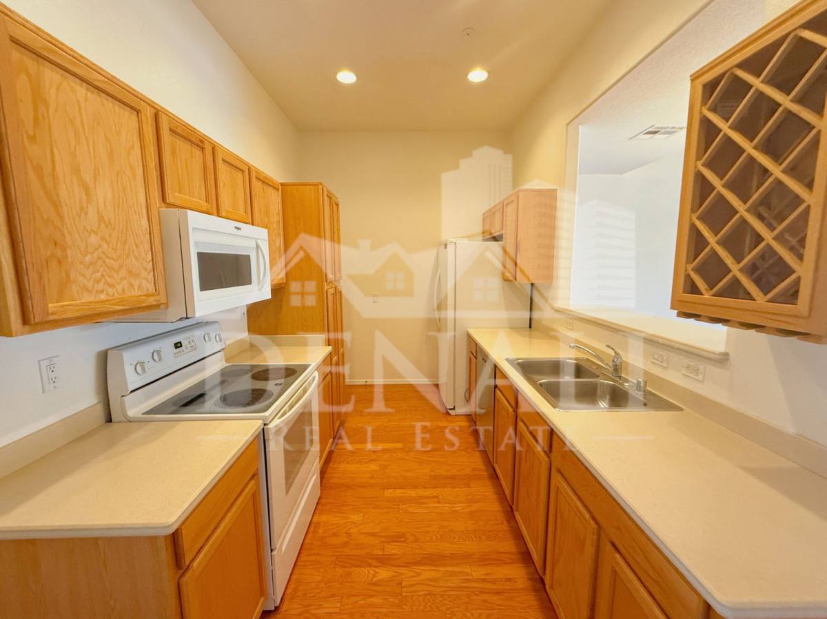 Townhouse for rent at 15802 N Hidden Valley Lane, Peoria, AZ 85382