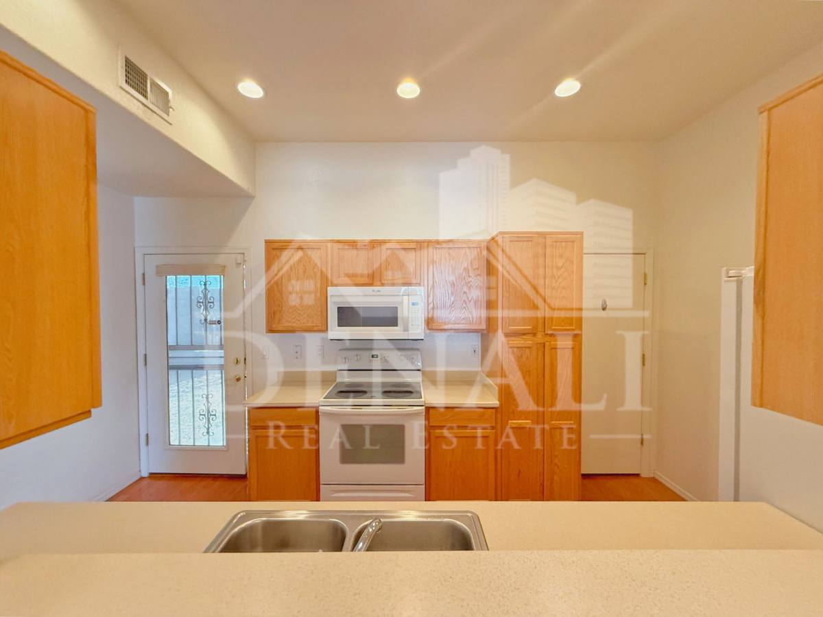 Townhouse for rent at 15802 N Hidden Valley Lane, Peoria, AZ 85382