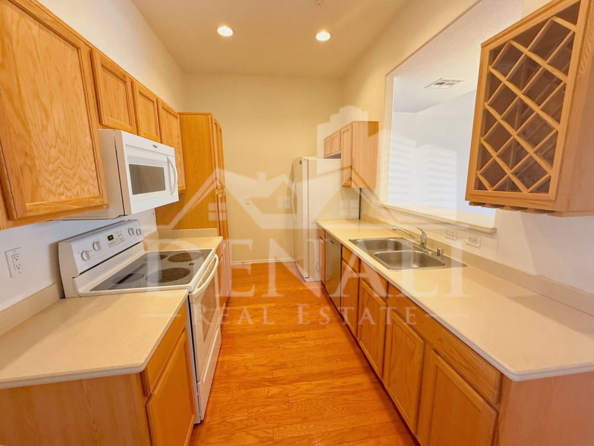 Townhouse for rent at 15802 N Hidden Valley Lane, Peoria, AZ 85382