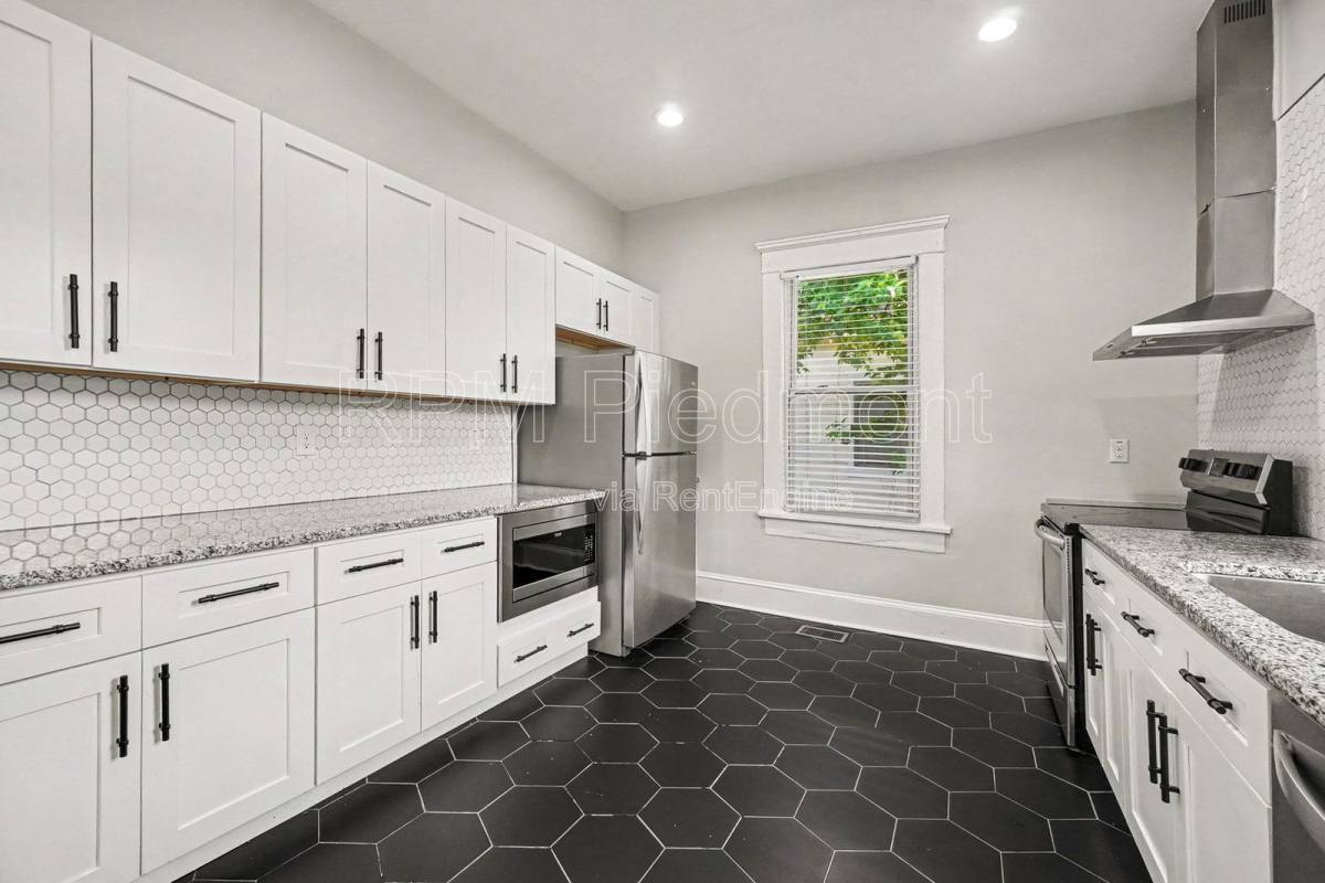 House for rent at 706 Catherine St SW, Atlanta, GA 30310
