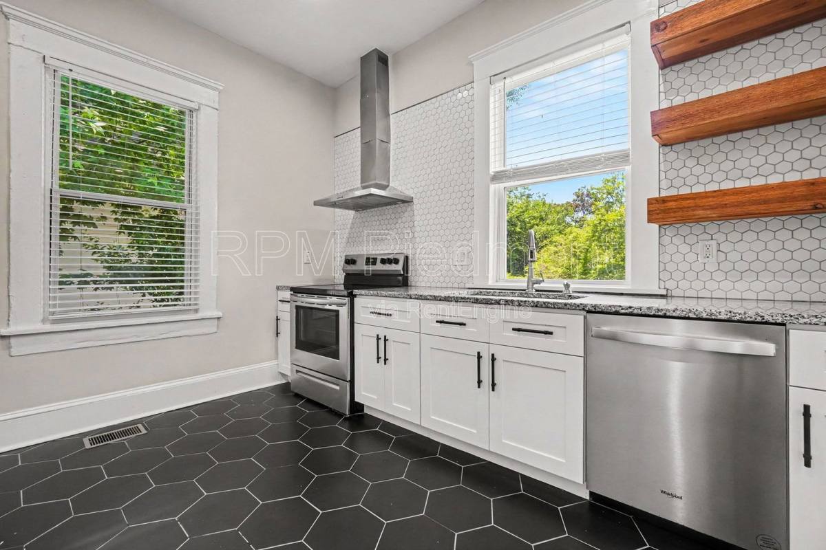 House for rent at 706 Catherine St SW, Atlanta, GA 30310