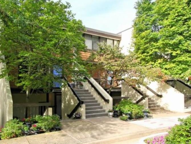 Townhouse for rent at 2108 S Quincy St, Arlington, VA 22204