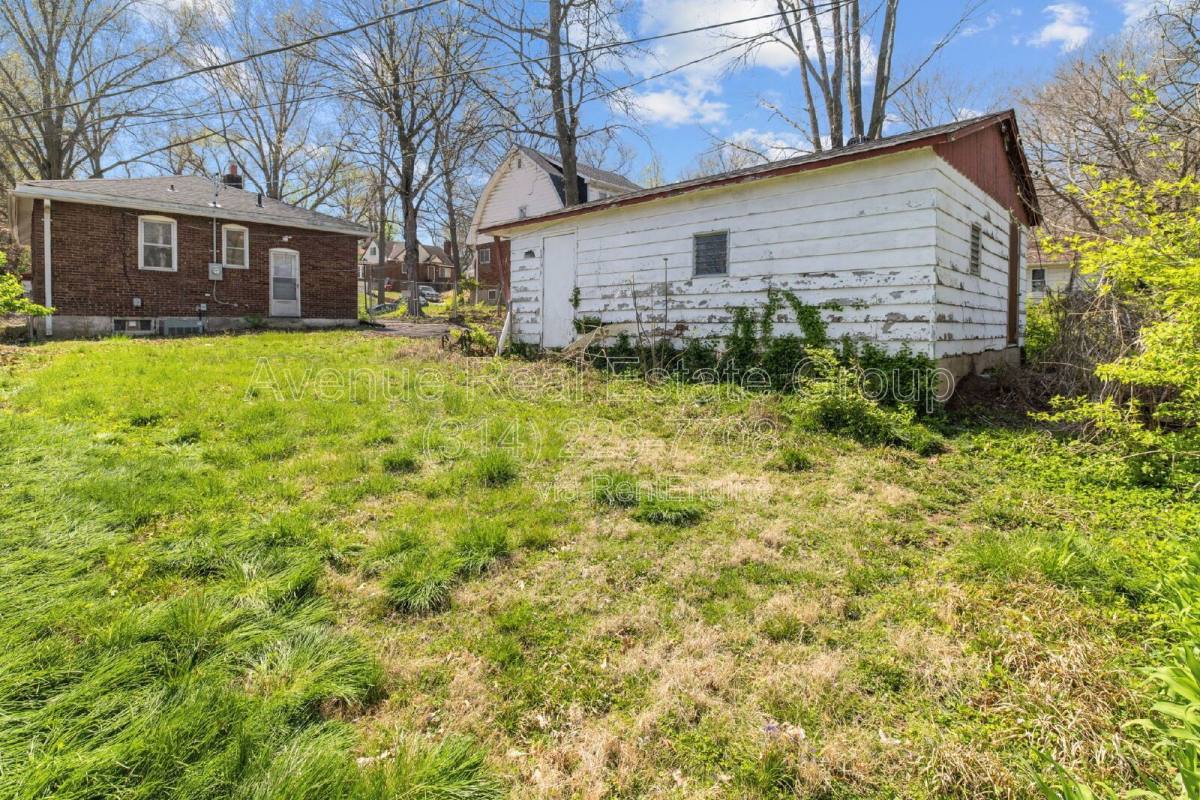 House for rent at 8009 Monroe Ave, Saint Louis, MO 63114