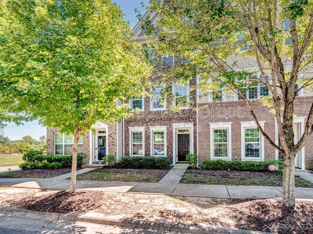 Townhouse for rent at 19036 Lake Breeze Dr, Cornelius, NC 28031