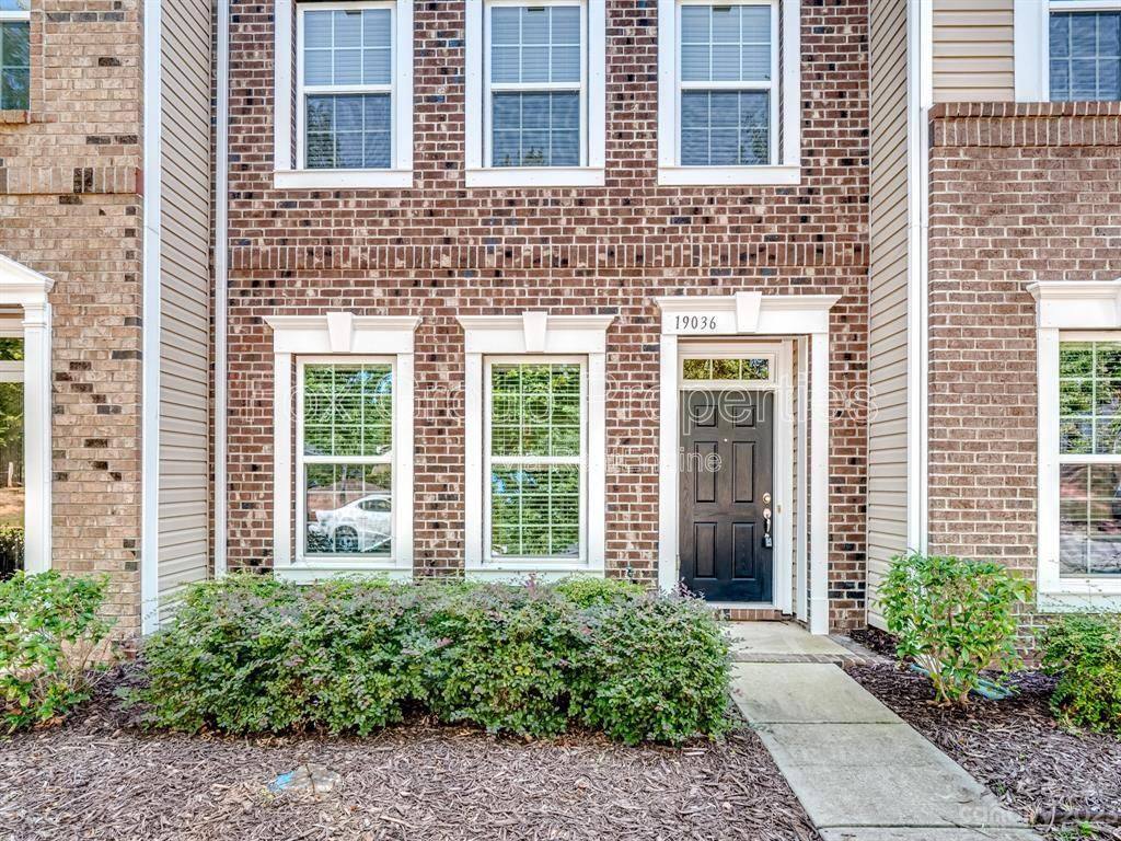 Townhouse for rent at 19036 Lake Breeze Dr, Cornelius, NC 28031