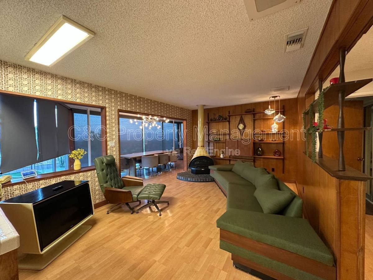 House for rent at 425 Edgerton Dr, San Bernardino, CA 92405