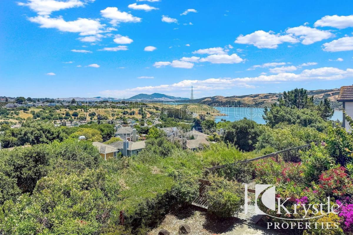 House for rent at 152 Chesapeake Dr, Vallejo, CA 94591