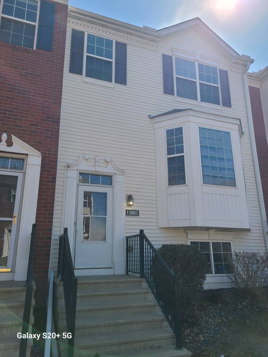 Townhouse for rent at 13885 Ironstone Trail NW, Anoka, MN 55303