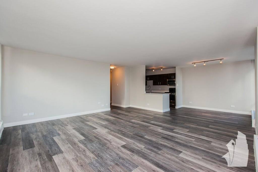 Apartment for rent at 5600 N Sheridan Rd, Chicago, IL 60660