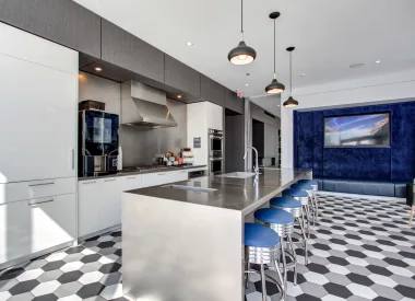Apartment for rent at 640 N Wells St, Chicago, IL 60654