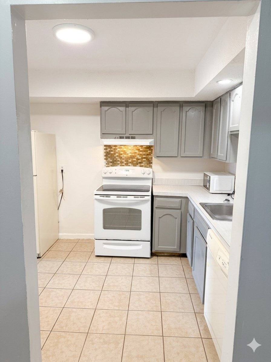 Apartment for rent at 80 Claudia Dr #369, West Haven, CT 06516