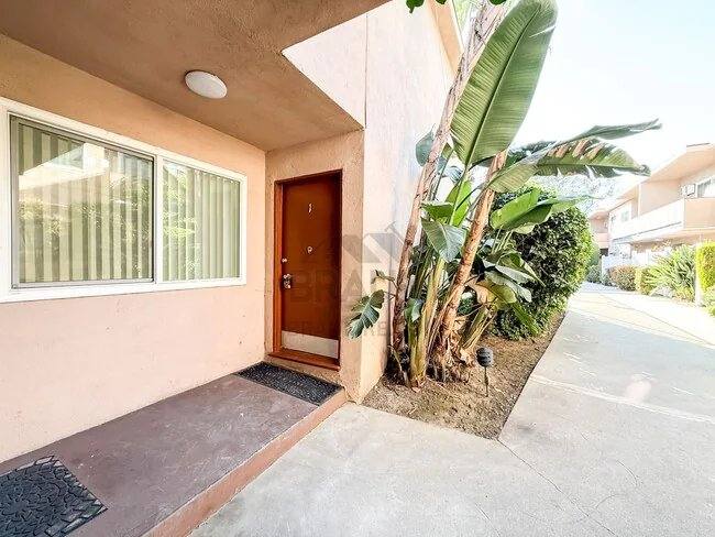 Apartment for rent at 5433 Sepulveda Blvd #1, Van Nuys, CA 91411