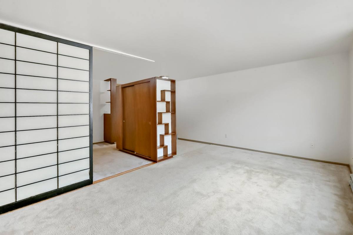 Apartment for rent at 5515 15th Ave NE #205, Seattle, WA 98105