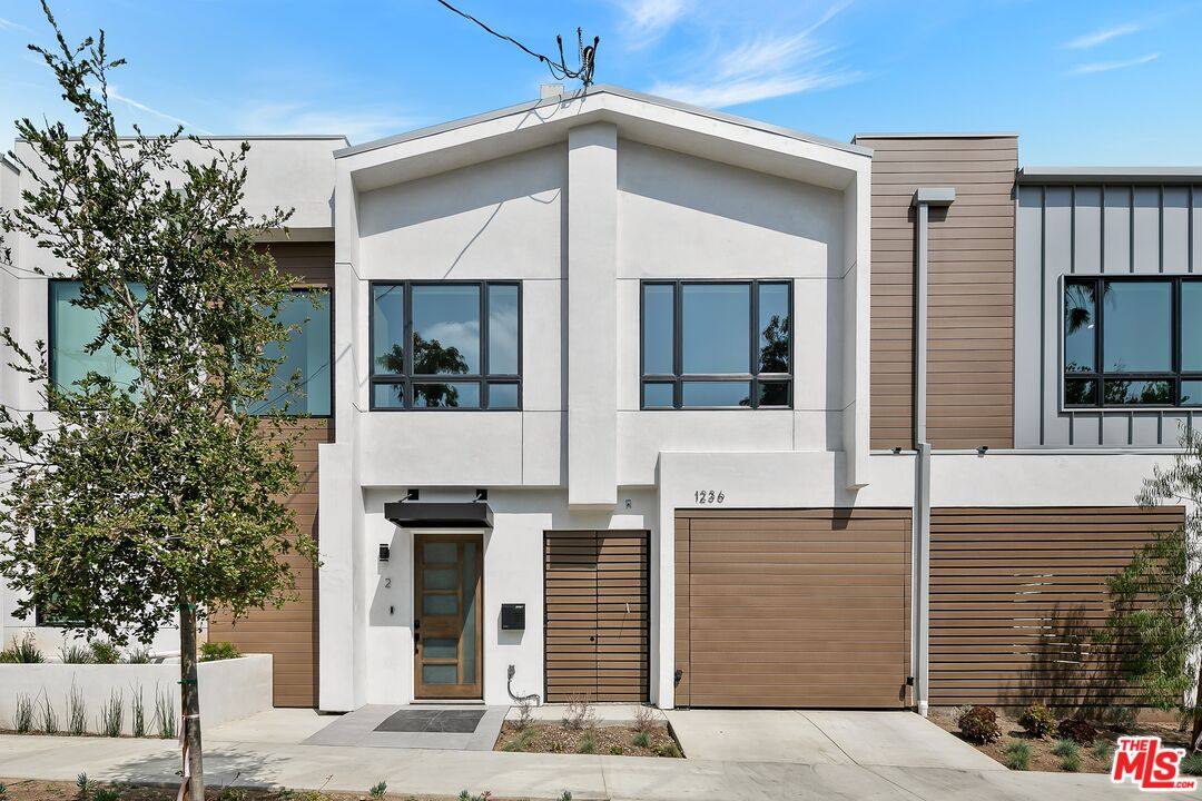 Townhouse for rent at 1236 N Spaulding Ave #2, Los Angeles, CA 90046