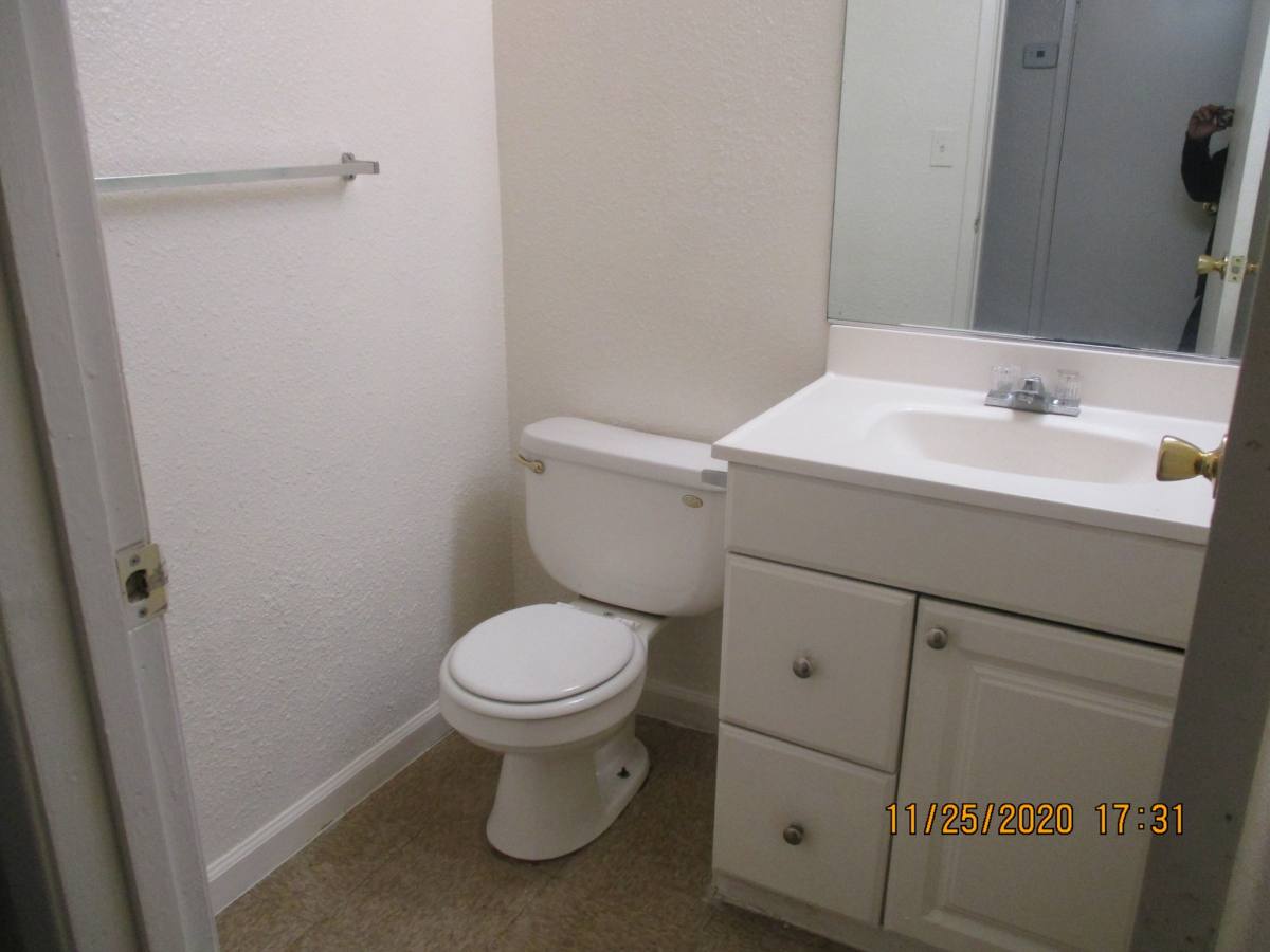Townhouse for rent at 202 W Dakota, Ave #108, Fresno, CA 93705