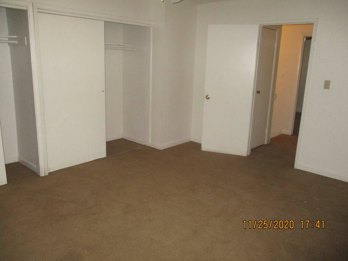 Townhouse for rent at 202 W Dakota, Ave #108, Fresno, CA 93705