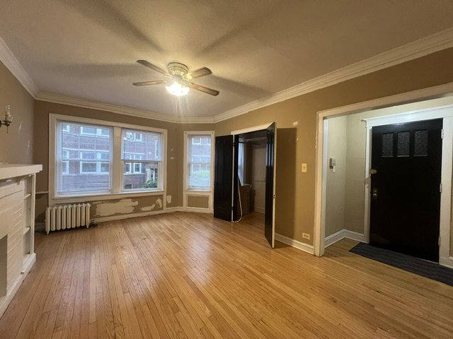 Apartment for rent at 827 W Cornelia Ave #1S, Chicago, IL 60657