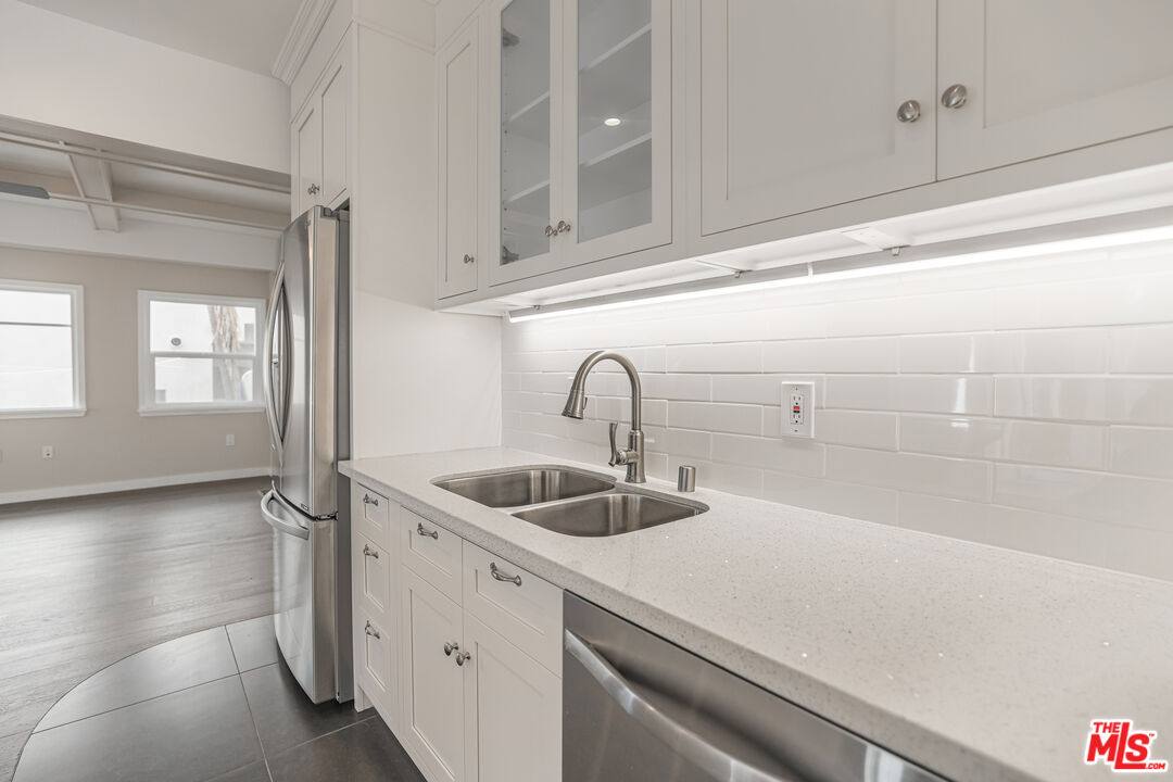 Apartment for rent at 31 Breeze Ave #A, Venice, CA 90291